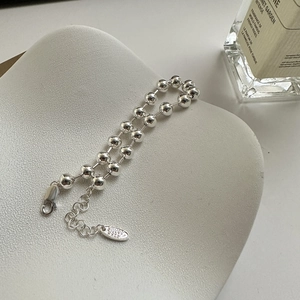 Elegante bracciale a sfere in argento sterling S925 con chiusura a moschettone e catenella