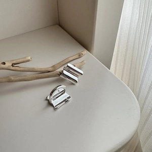 Minimalist S925 sterling silver hoop earrings with wavy geometric fold texture