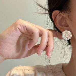Minimalistische S925 Sterling Silber Creolen mit unregelmäßiger Hammerschlag-Textur