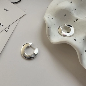 S925 sterling silver chunky geometric hoop earrings with a polished mirror finish surface