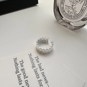 Minimalist S925 sterling silver open ring with vertical striped texture and bamboo design
