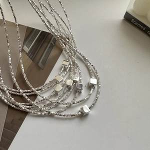 Collier multicouche en argent sterling S925 avec pendentifs géométriques carrés brillants