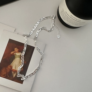 Elegante collana a maglia marina in argento sterling S925 con chiusura a moschettone e stile
