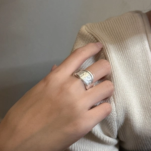 S925 sterling silver hammered texture wide band ring with vintage industrial style