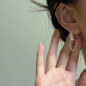 Minimalist S925 sterling silver chain tassel hoop earrings for women in trendy style