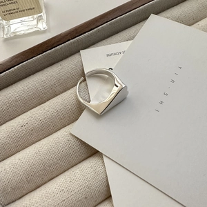 Minimalist S925 sterling silver heart signet ring with adjustable open band design