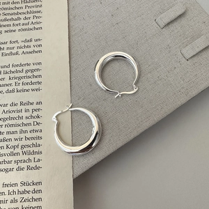 Boucles d'oreilles créoles minimalistes en argent sterling S925 poli miroir