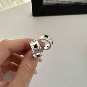 Niche Design 925 Sterling Silver Black Zirconia Hoop Earrings For Women Matte Polished Retro Style Geometric Jewelry