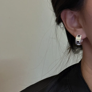 S925 sterling silver hoop earrings with black zircon stones and beaded edges
