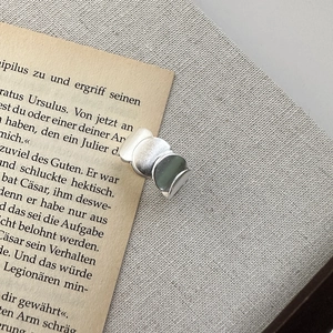 Minimalist S925 sterling silver matte ring with wave-shaped geometric overlapping discs