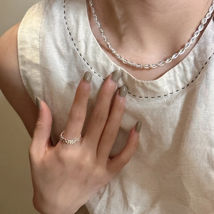 Ensemble élégant en argent S925 avec collier tressé et bague au design minimaliste