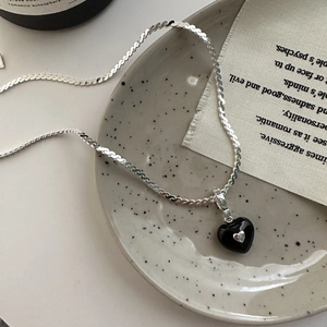 925 Sterling Silver Heart Pendant Necklace Black Enamel Korean Minimalist Clavicle Chain Jewelry For Women Fashion Accessory