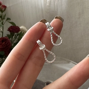925 Sterlingsilber Knoten Ohrringe Für Damen Minimalistische Gedrehte Design Geometrische Ohrstecker Täglicher Modeschmuck
