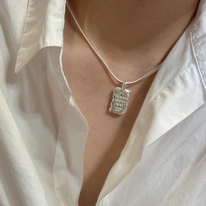 Minimalist S925 sterling silver snake chain necklace with engraved irregular pendant