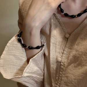 Retro S925 silver beaded necklace and bracelet set with black teardrop agate beads