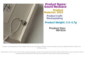 Détail du collier gourde en argent S925 avec perles en pierre naturelle colorée