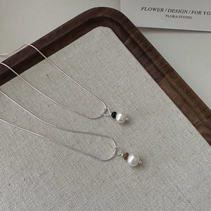 Collier Pendentif Künstliche Perle en Argent Sterling 925 Chaîne en Os de Serpent Minimaliste pour Femme Bijoux Quotidiens