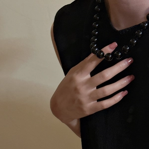 Elegant S925 sterling silver necklace with large black agate beads for women