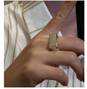 Polished S925 sterling silver square signet ring for women in a minimalist style