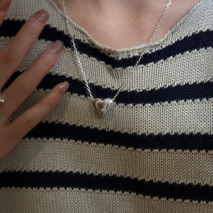 Élégant pendentif cœur en argent sterling S925 sur une chaîne en O minimaliste