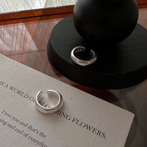 Anelli minimalisti in argento sterling S925 regolabili con trama martellata a mano