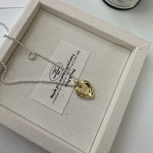 Collana a cuore in argento S925 con ciondolo oro e catena a sfere per donne moderne