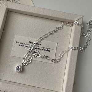 Collier cœur en argent sterling S925 avec pendentif zircon sur plateau au style vintage