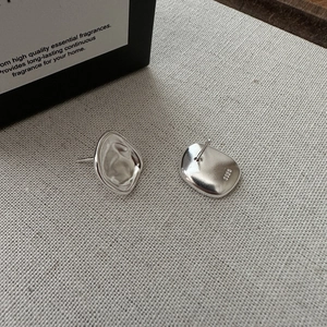 S925 sterling silver square wrinkled stud earrings with organic geometric design