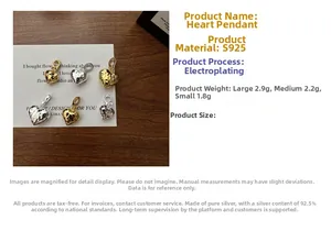 Dettaglio dei ciondoli a cuore in argento S925 martellato con finiture oro e argento