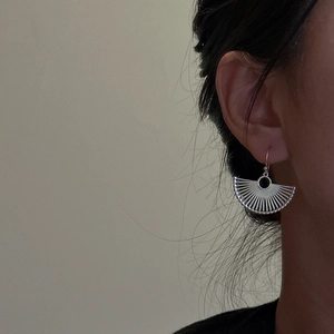 Elegant S925 sterling silver fan-shaped earrings with minimalist hollow line design