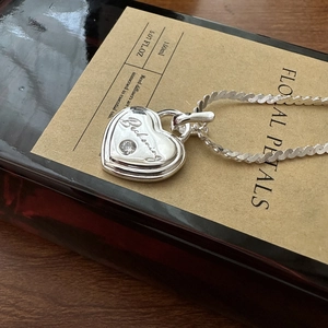 Collier Pendentif Cœur en Argent Sterling 925 pour Femmes Design de Niche Inscription Beckoning Zirconia Incrusté Bijoux Mode