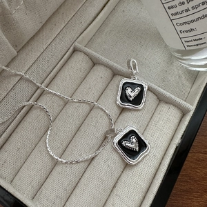 S925 sterling silver heart pendant necklace with black enamel in a retro square frame