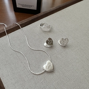 Minimalist S925 sterling silver heart jewelry set with engraved expectation future text
