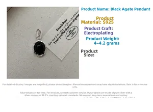 Détail du pendentif ovale en agate noire en argent S925 avec bordure ondulée vintage