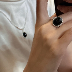 Minimalist S925 silver necklace and ring set with oval black onyx and hammered metal details