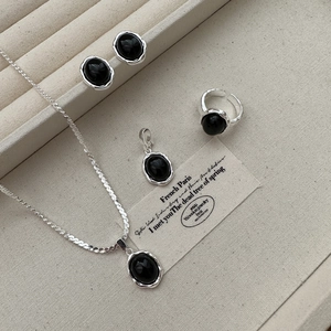 S925 sterling silver black agate jewelry set with vintage textured bezel and snake chain
