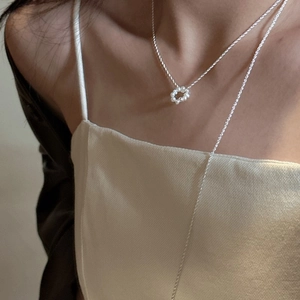Minimalist S925 silver necklace featuring a circular baroque pearl pendant on a model