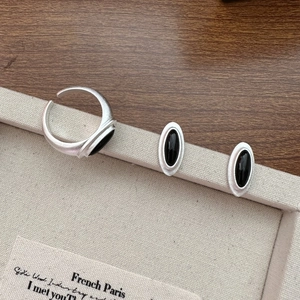 S925 silver jewelry set with matte teardrop black onyx ring and stud earrings