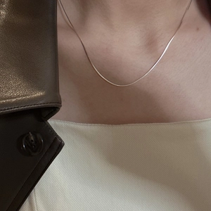 Minimalist S925 sterling silver square snake chain necklace worn on neck with retro outfit