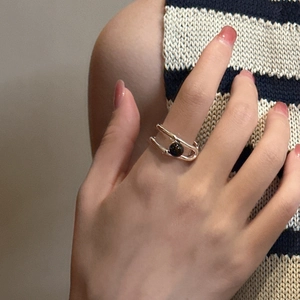 Minimalist S925 sterling silver double-layer open ring featuring a black onyx gemstone