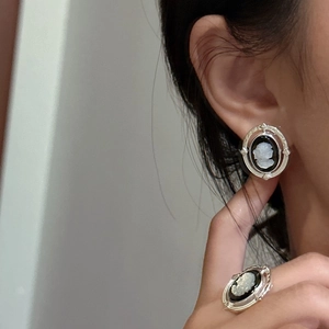 Bague et boucles d'oreilles camée vintage en argent S925 avec un design en relief élégant