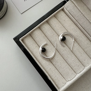 S925 Sterling Silver Black Agate Hoop Earrings For Women Minimalist C Shaped Stud Earrings Geometric Ins Jewelry Gift