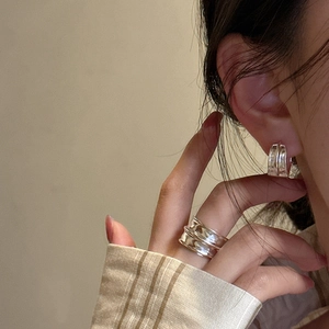 Minimalist S925 sterling silver set featuring irregular textured ring and ear cuff