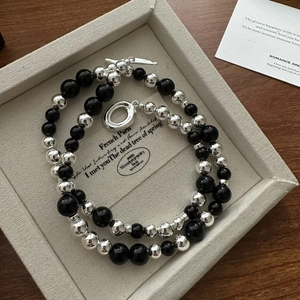 Collier en Argent Sterling 925 avec Perles Rondes en Agate Noire pour Femmes Style Rétro Français Minimaliste Fermoir en T Bijoux