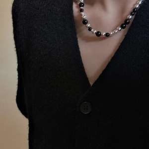 Collier minimaliste en argent S925 avec perles d'agate noire et d'argent alternées