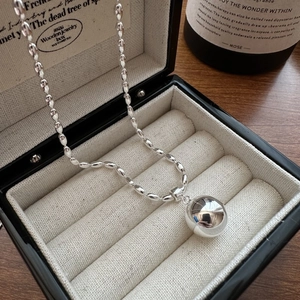 S925 sterling silver ball pendant necklace with oval bead chain in a premium black jewelry box