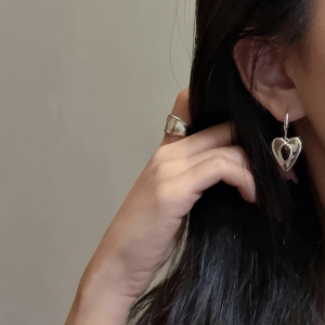 S925 sterling silver heart earrings with black onyx gemstone and matching silver ring