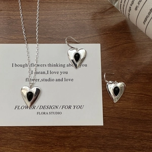 S925 sterling silver heart jewelry set with black onyx pendant necklace and earrings
