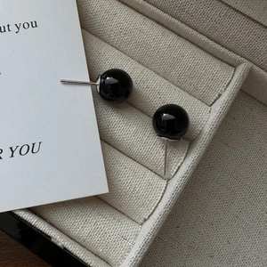 Minimalist S925 sterling silver black onyx stud earrings with polished mirror finish