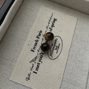Elegant S925 sterling silver stud earrings featuring 8mm natural tiger eye round beads